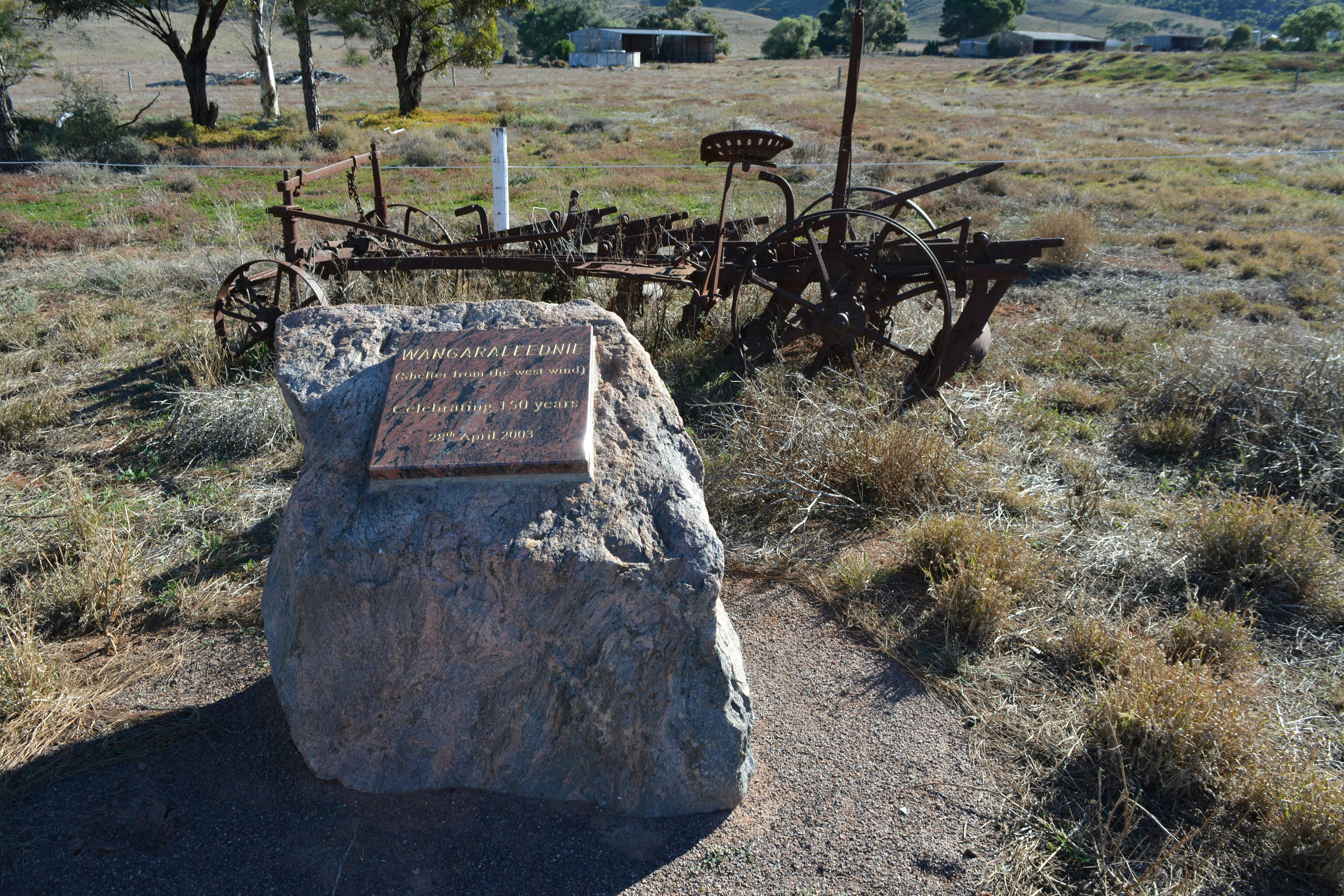 Wangaraleednie Monument & Ruins