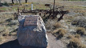 Wangaraleednie Monument & Ruins
