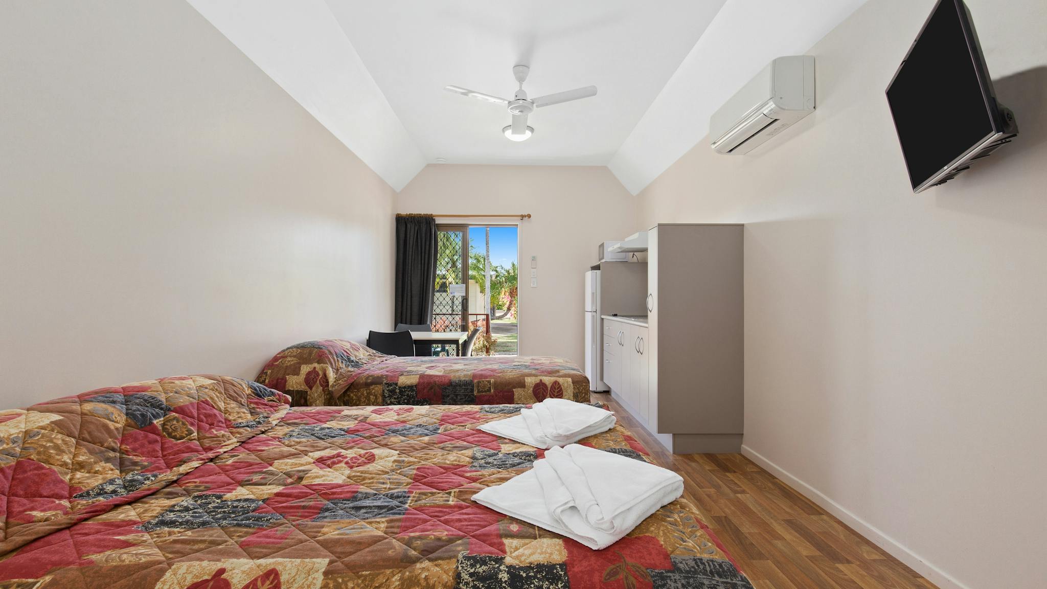 villa room villa room