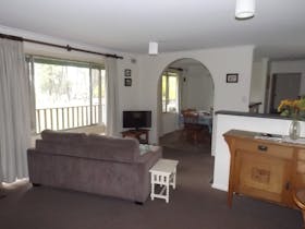 Apricot Cottage lounge room