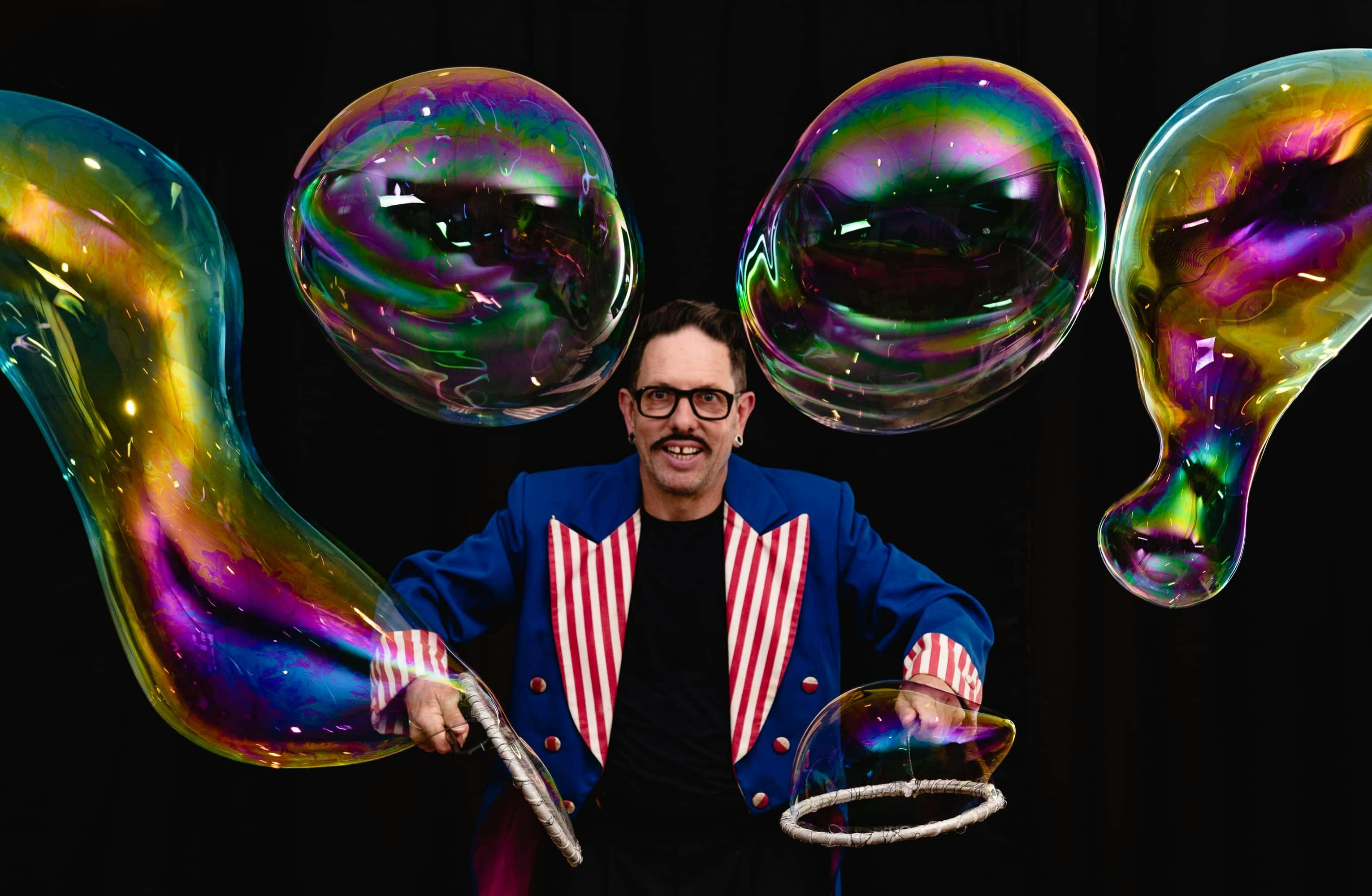 Dr Hubble brings science & magic to life.