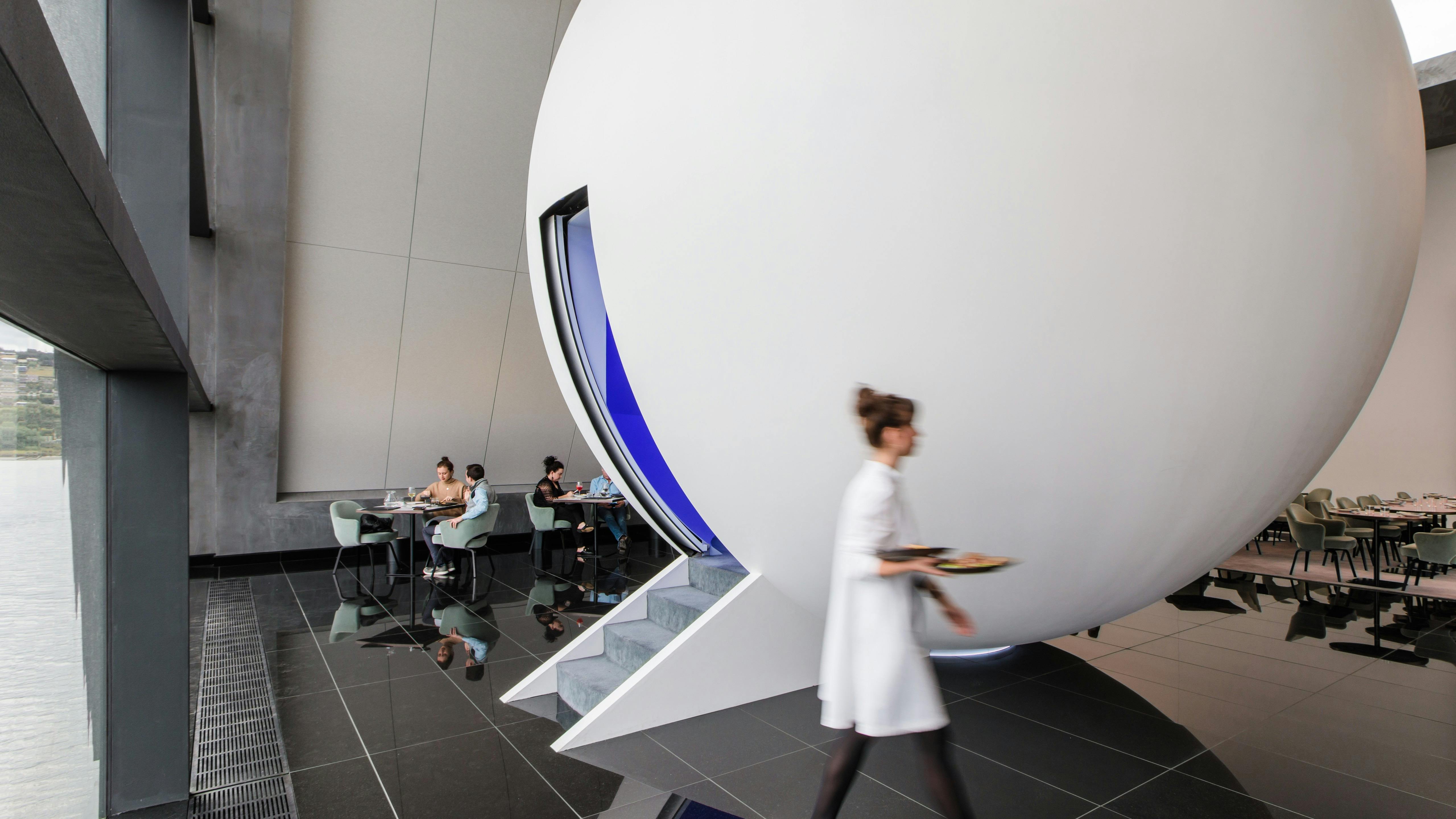 Faro Restaurant + Bar, Pharos