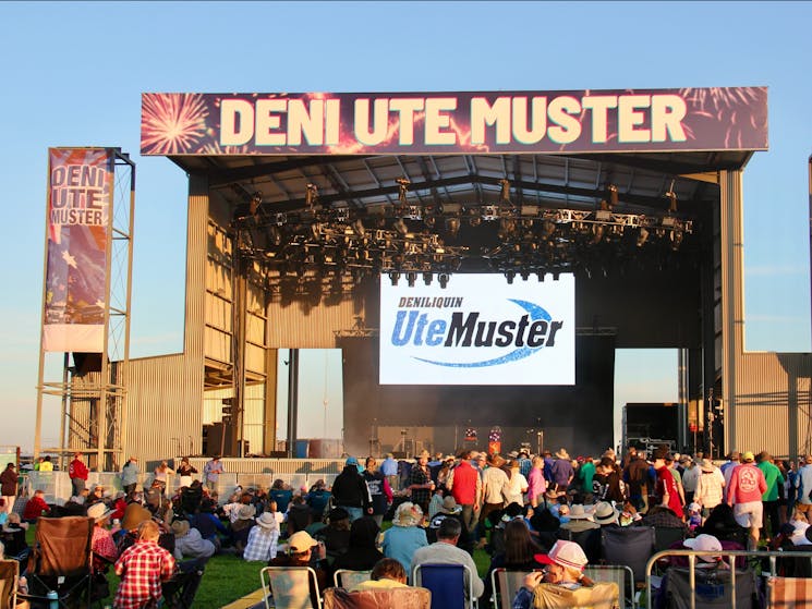 Deni Ute Muster Stage