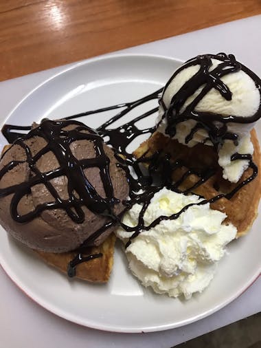 Wafflin on Cafe