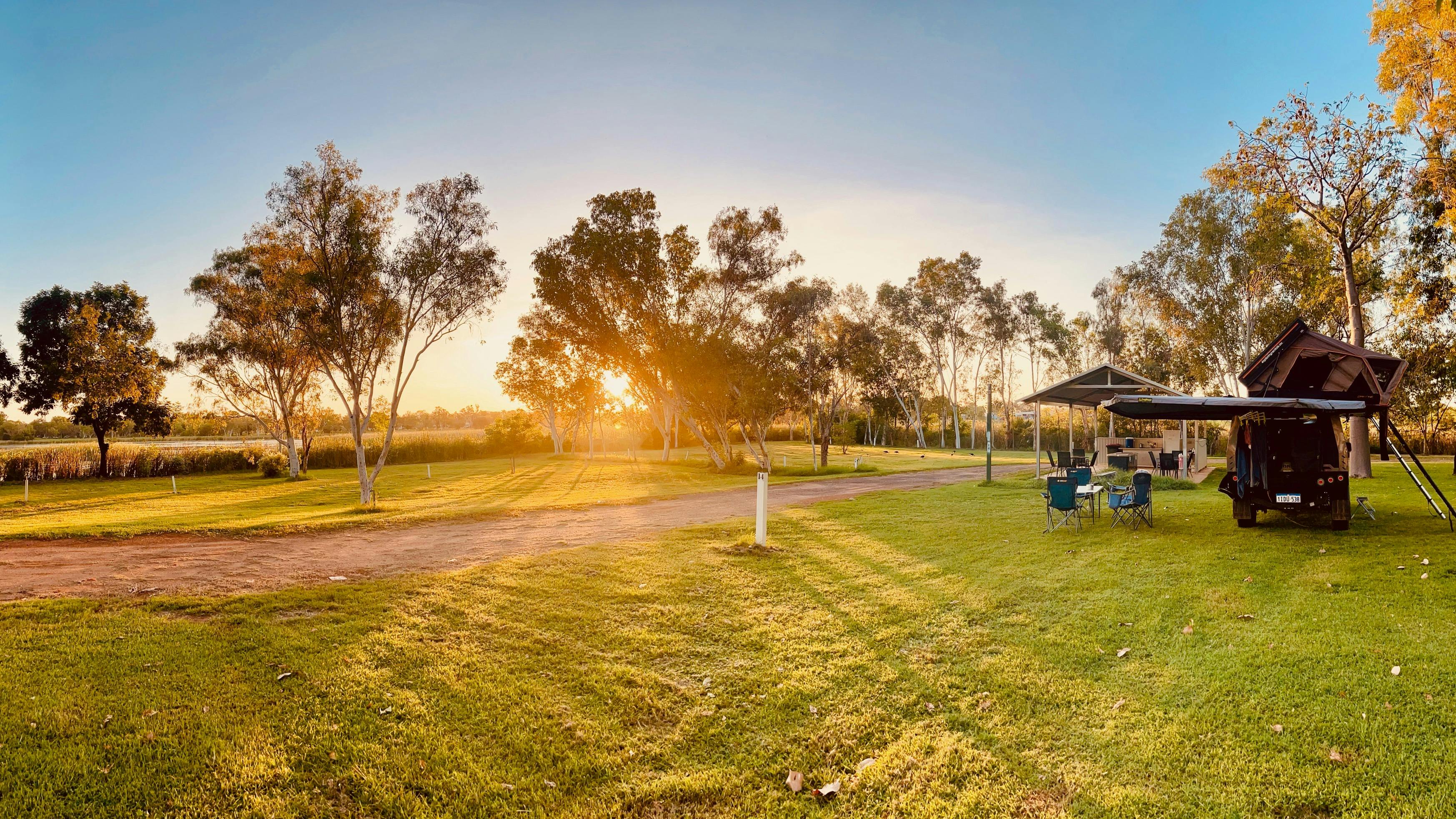 4xploring Rentals - 4/5-P Campers