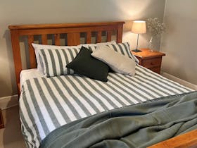 Mundulla accommodation; Mundulla Cottage and Cabins - Bedroom 2