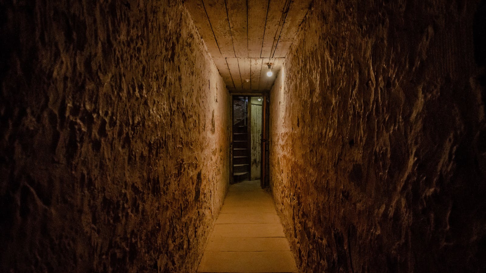 The convict built underground tunnels