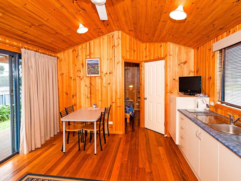 Bay View Family Cabins image