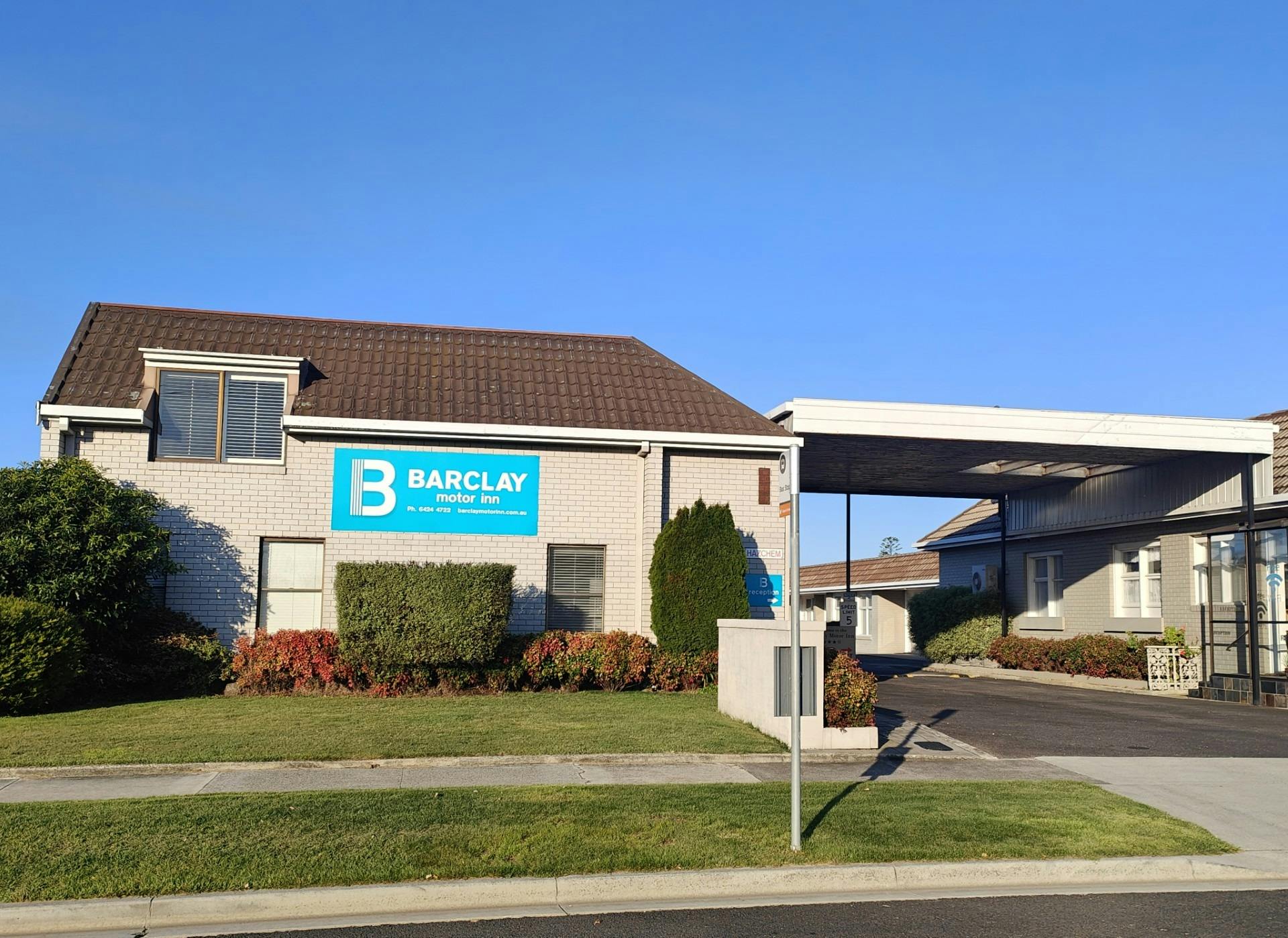 Barclay Motor Inn