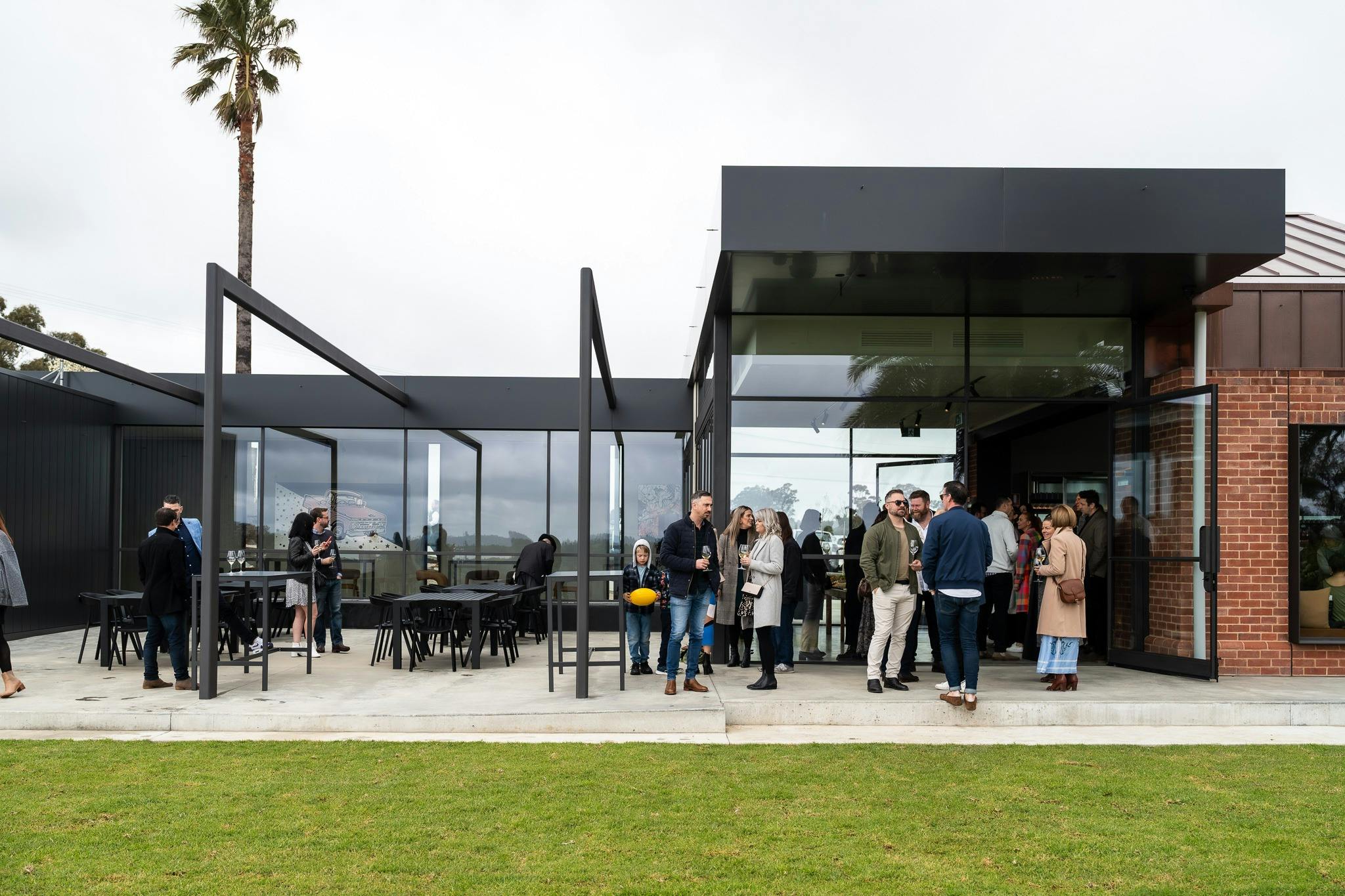 Vinteloper - North Facing Patio