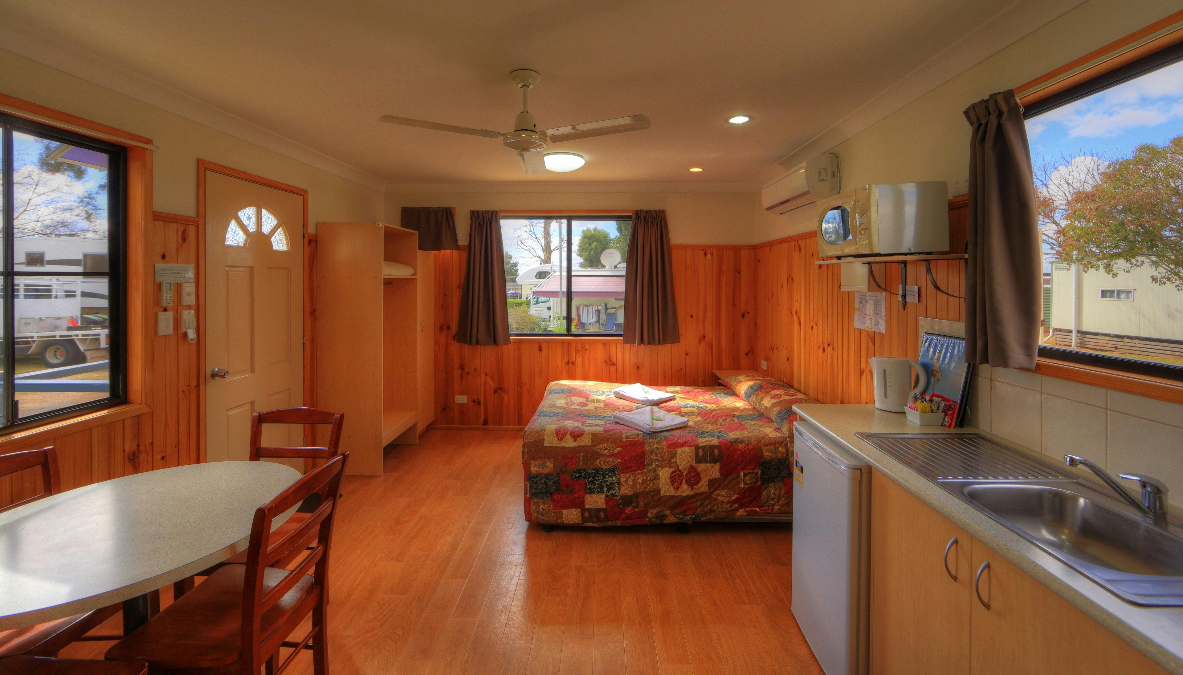 1 Bedroom Cabin - 5 Berth