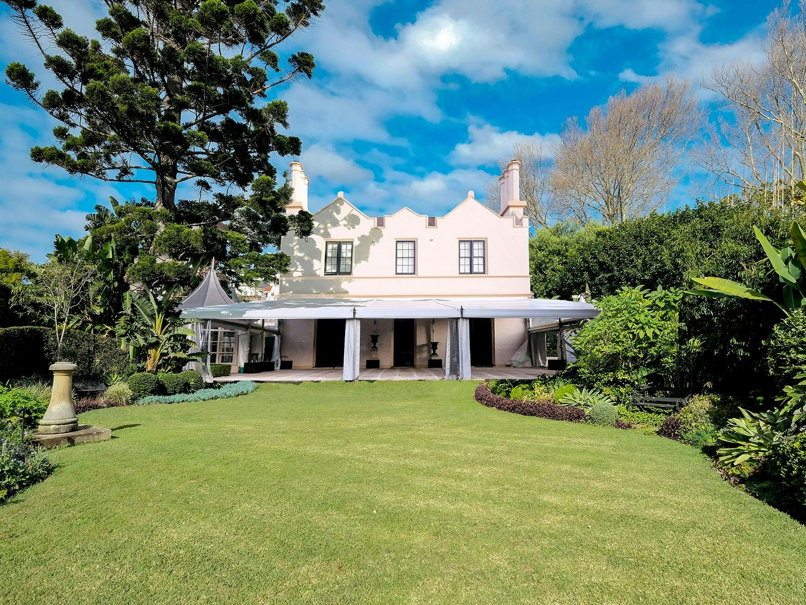 Lindesay House