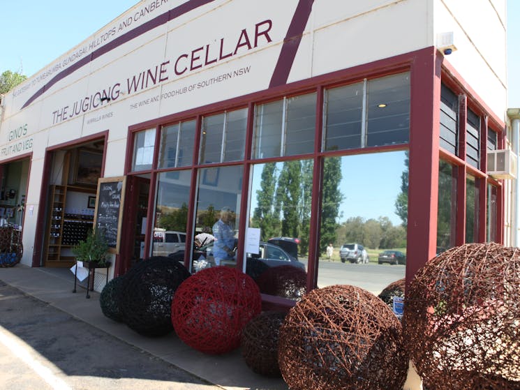 Jugiong Wine Cellar stocks local wines