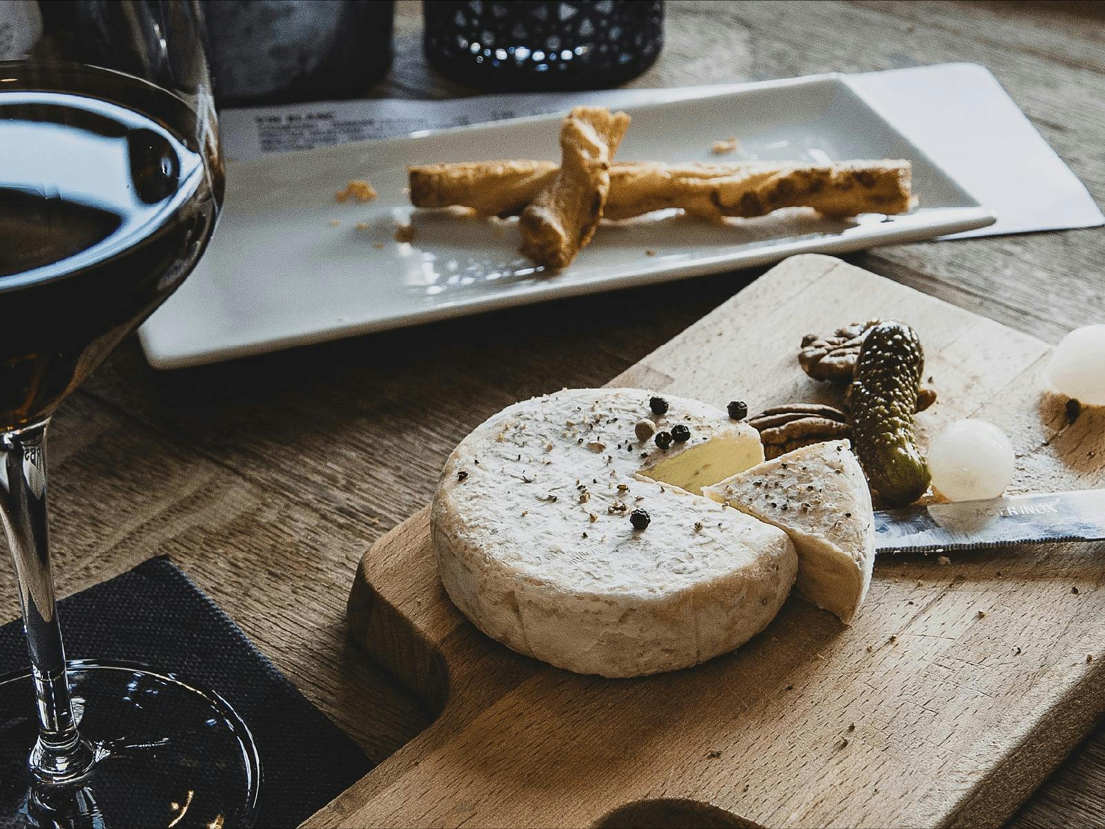 CGT Wine Tour - winee & snacks