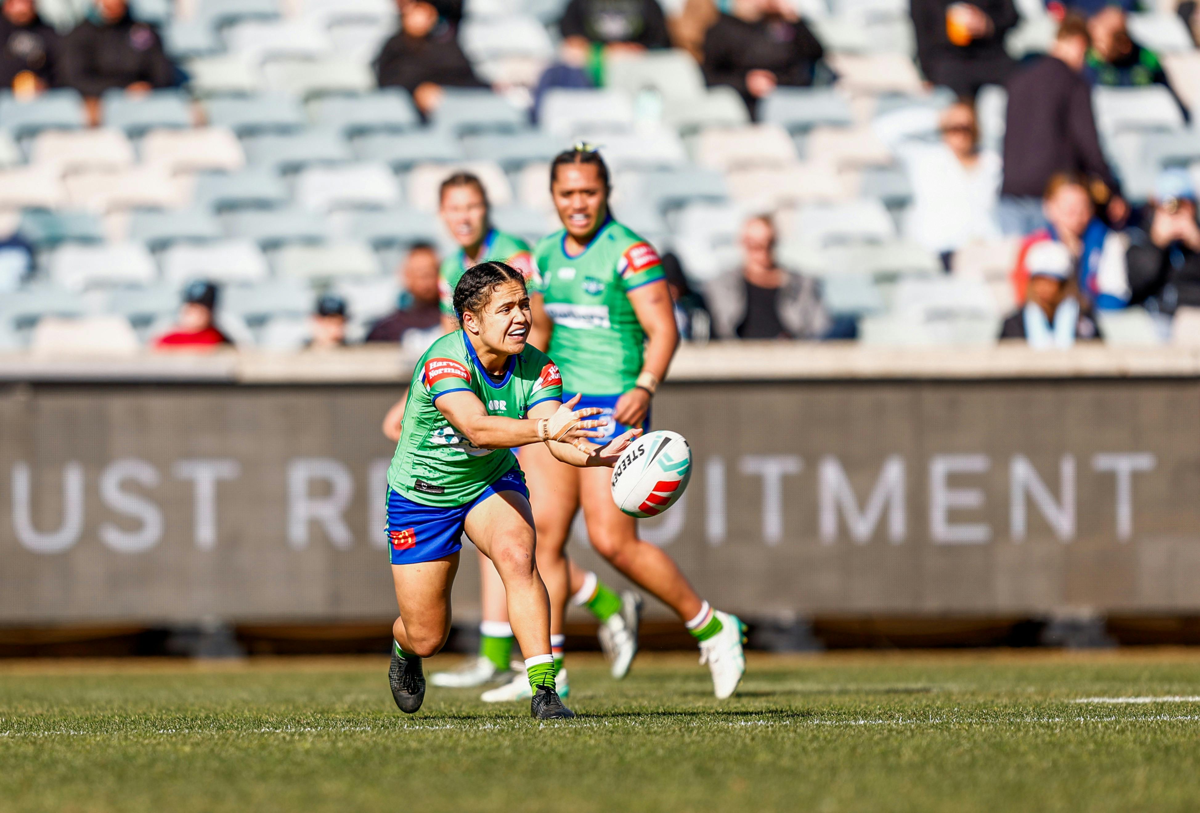 Canberra Raiders NRLW player Chante Temara passing the ball.