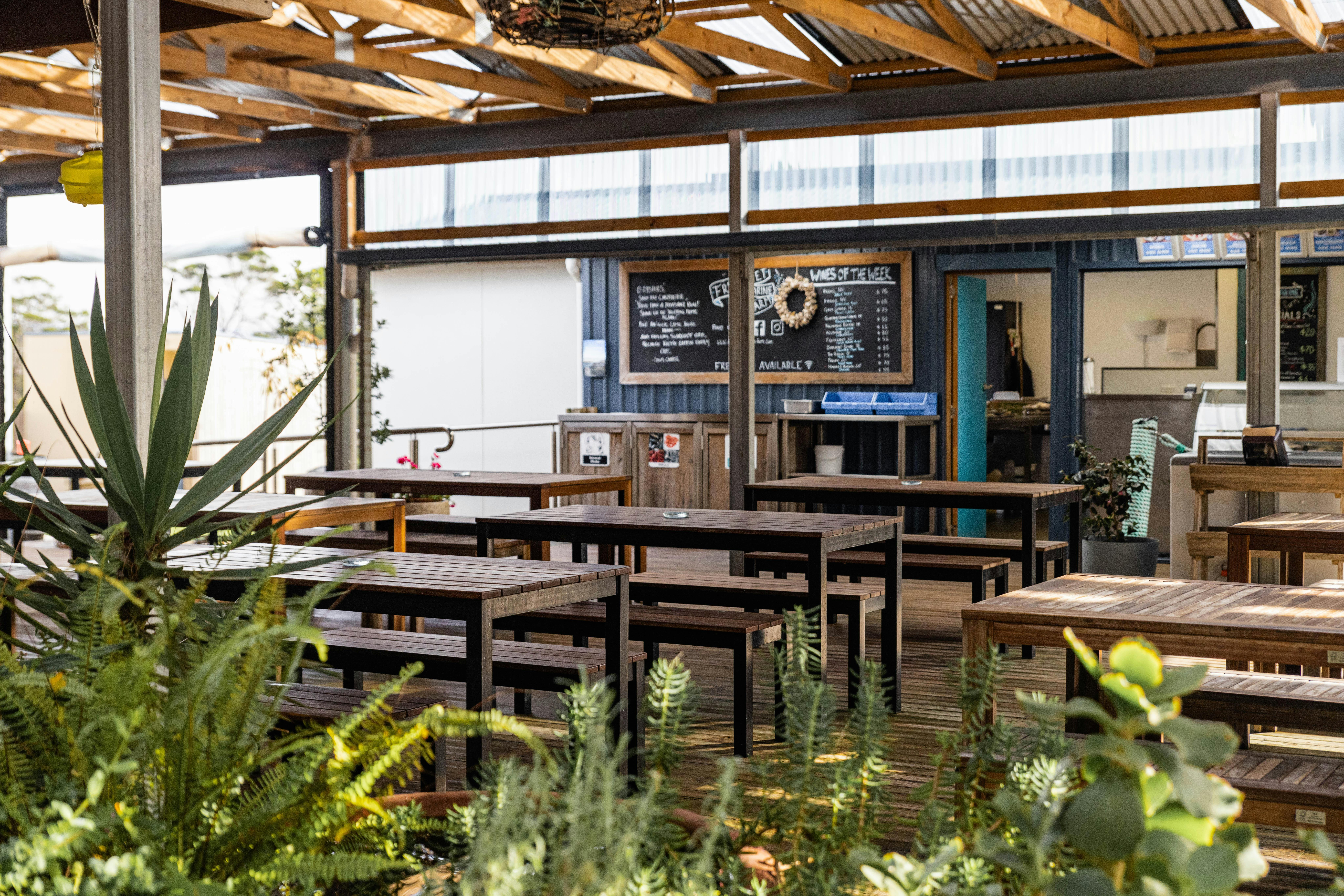 undercover and outside eating options