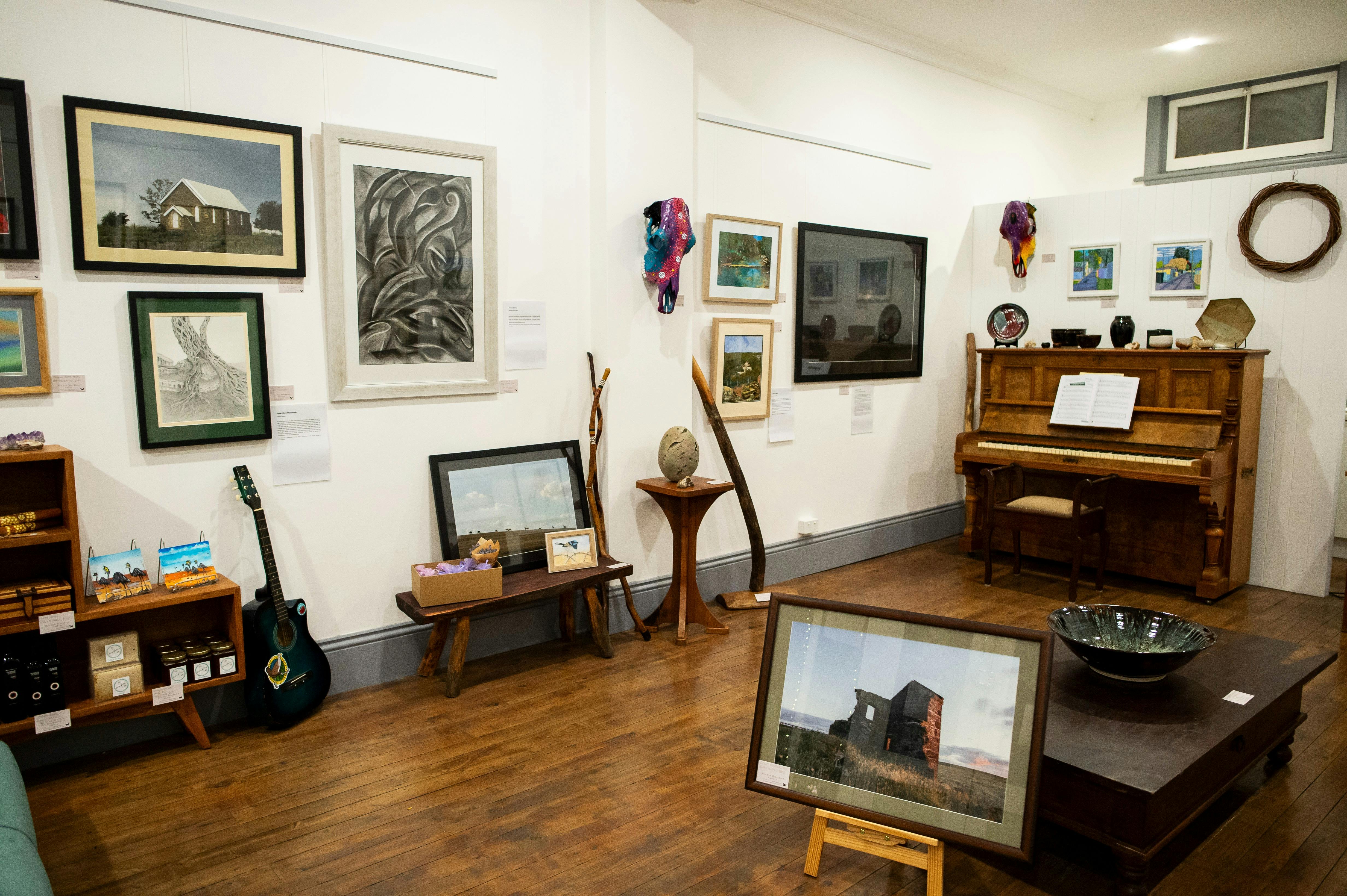 갤러리 전시 공간의 전경