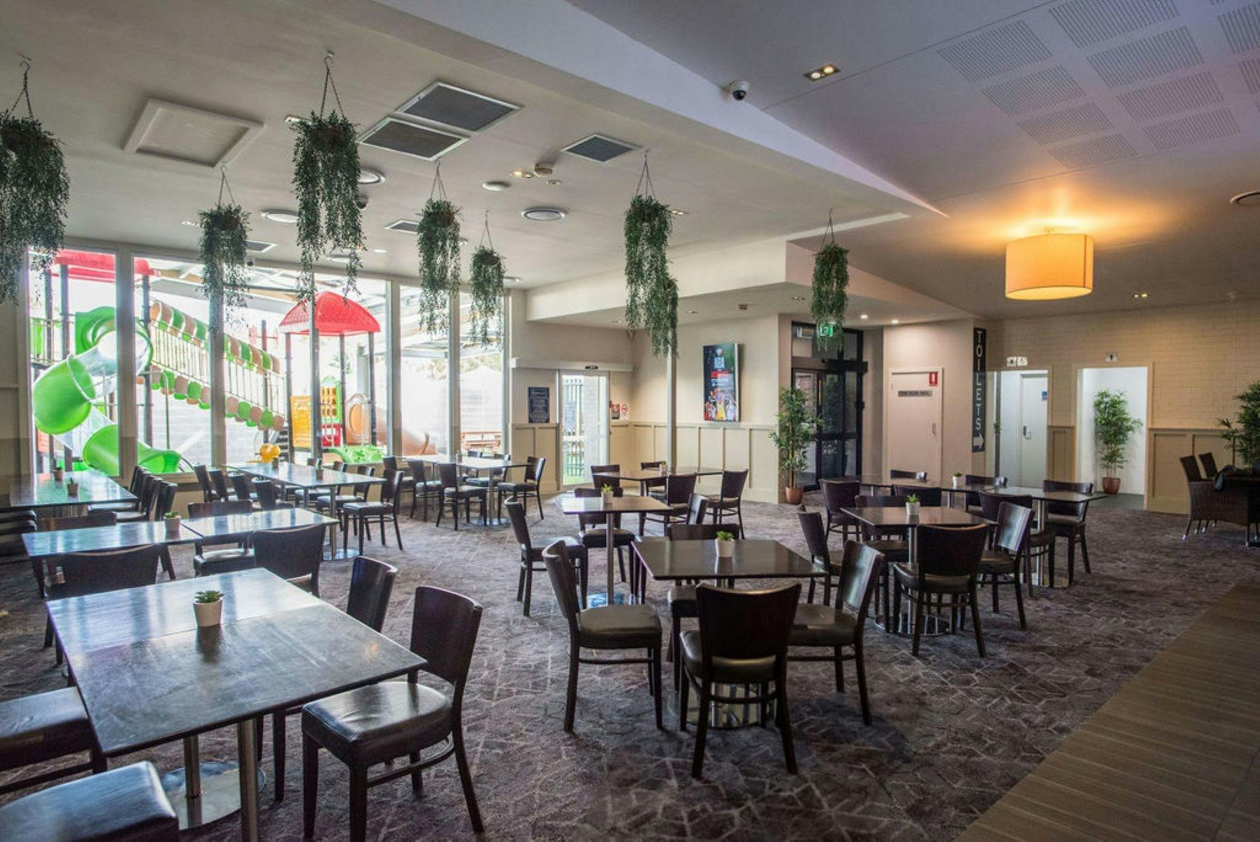 Warilla Hotel Bar & Bistro in Shellharbour