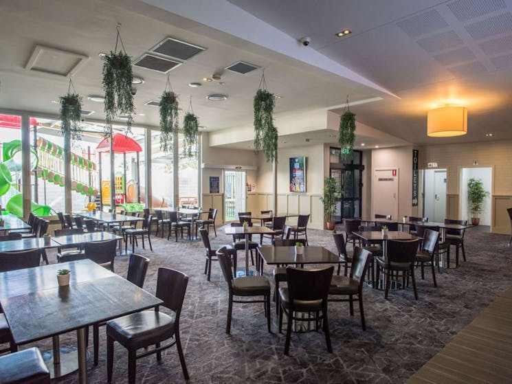 Warilla Hotel Bar & Bistro in Shellharbour