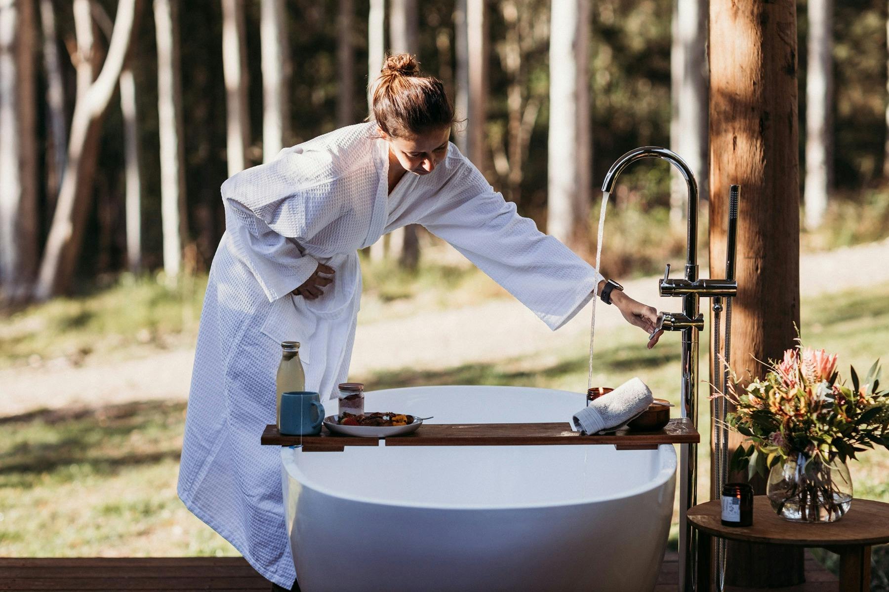 Outdoor Bath at Carawirry Forest Escape