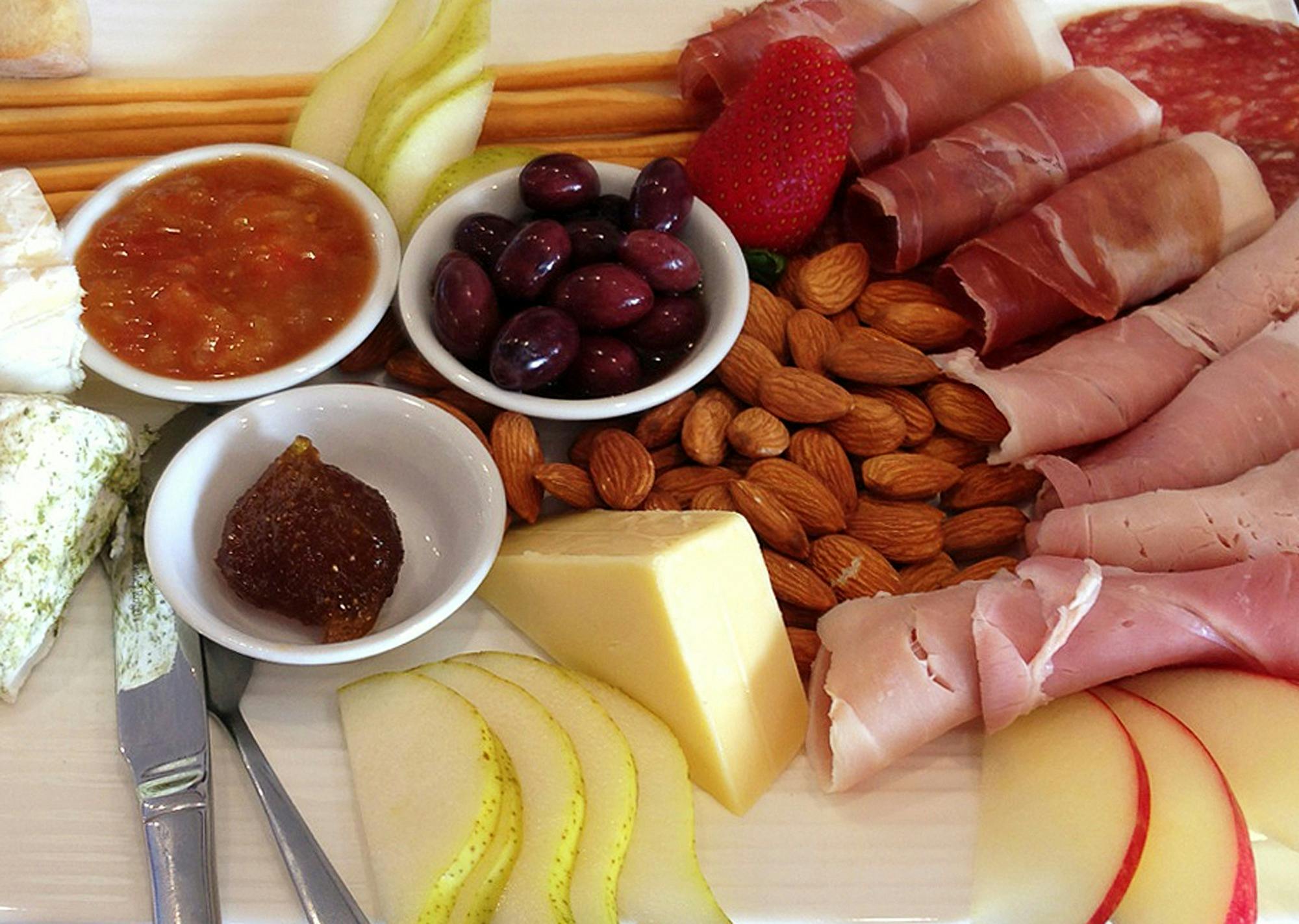 Lunch-Lake Breeze Winery