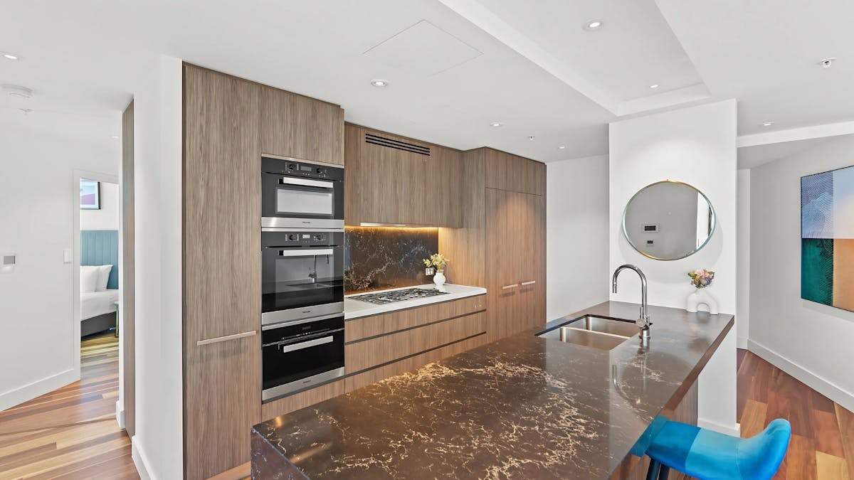 3 Bedroom 2 Bathroom Sky High River View