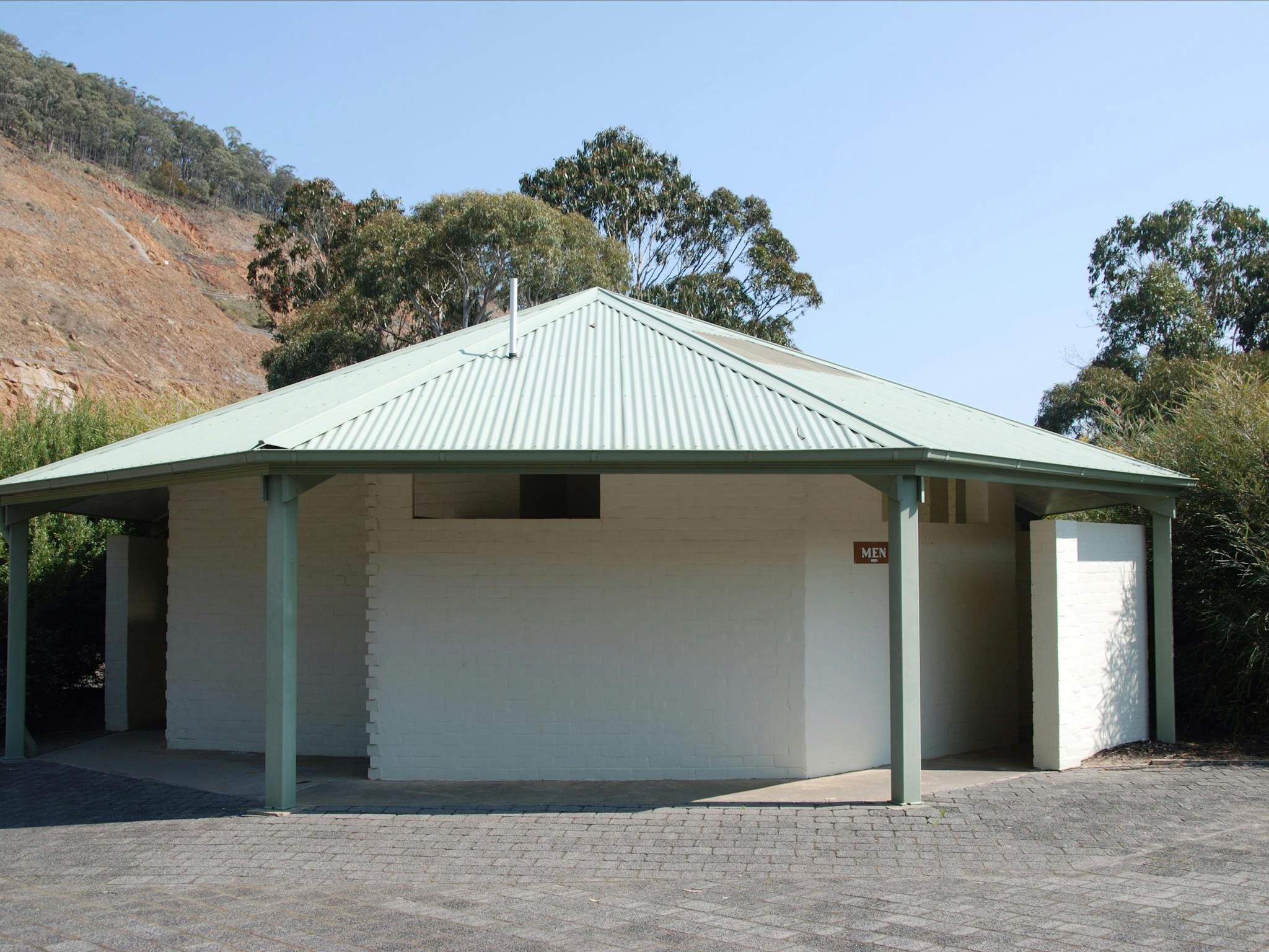 Dartmouth Dam Wall Picnic Area