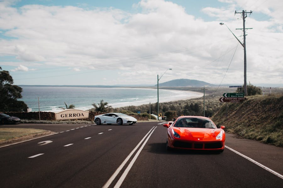 Accelerate along the Kiama Bends and the smoothly surfaced roads into Jamberoo and Jamberoo Mountain