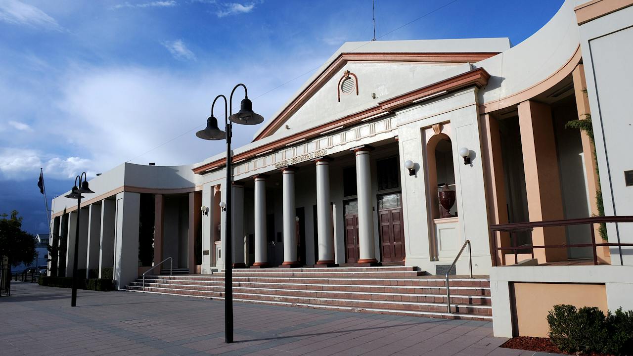 Heritage & Art Deco Guided Walk