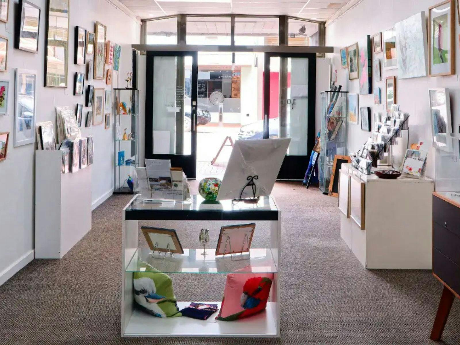 MUD Gallery