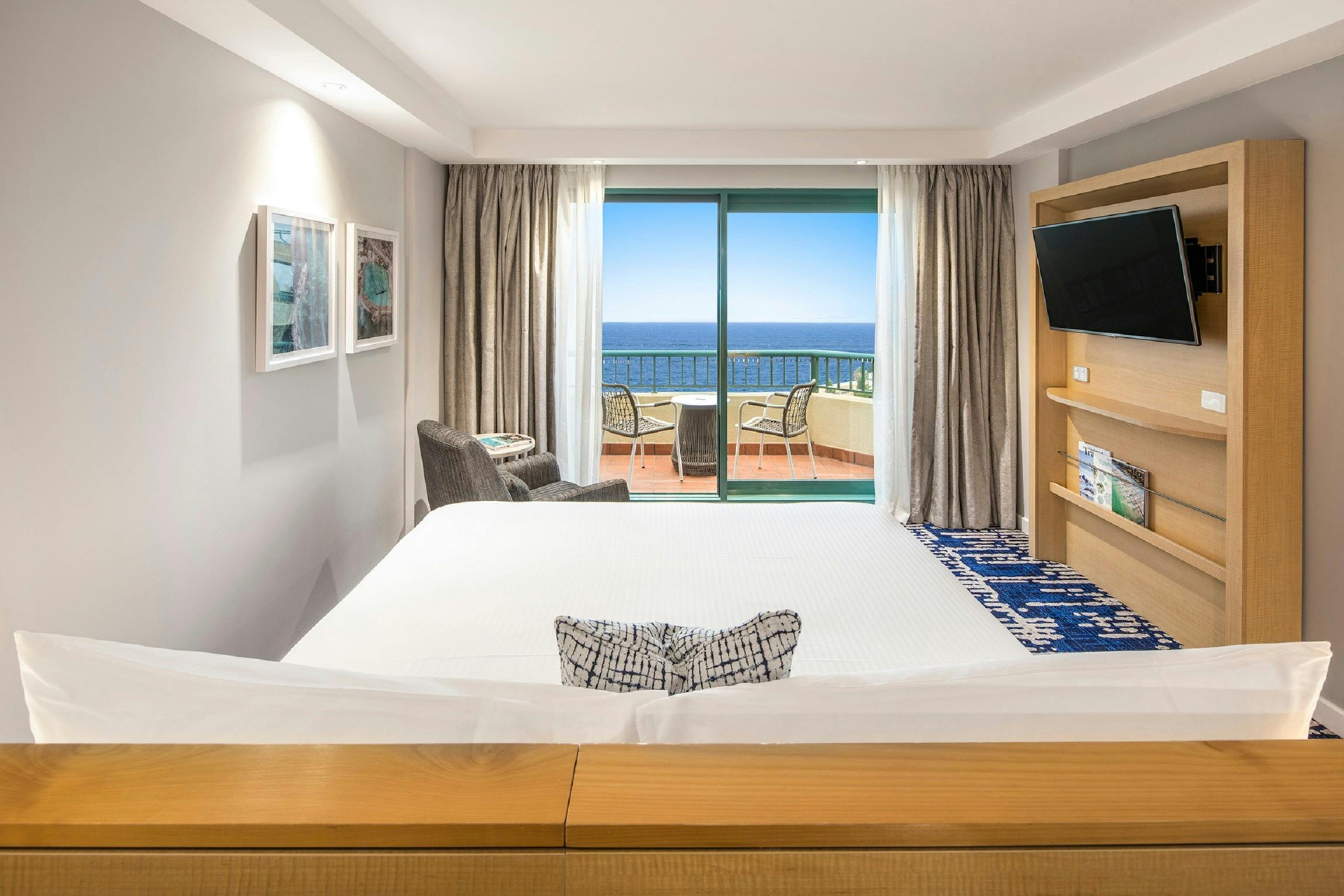 Crowne Plaza Sydney Coogee Beach Sydney, Australia Official Travel & site