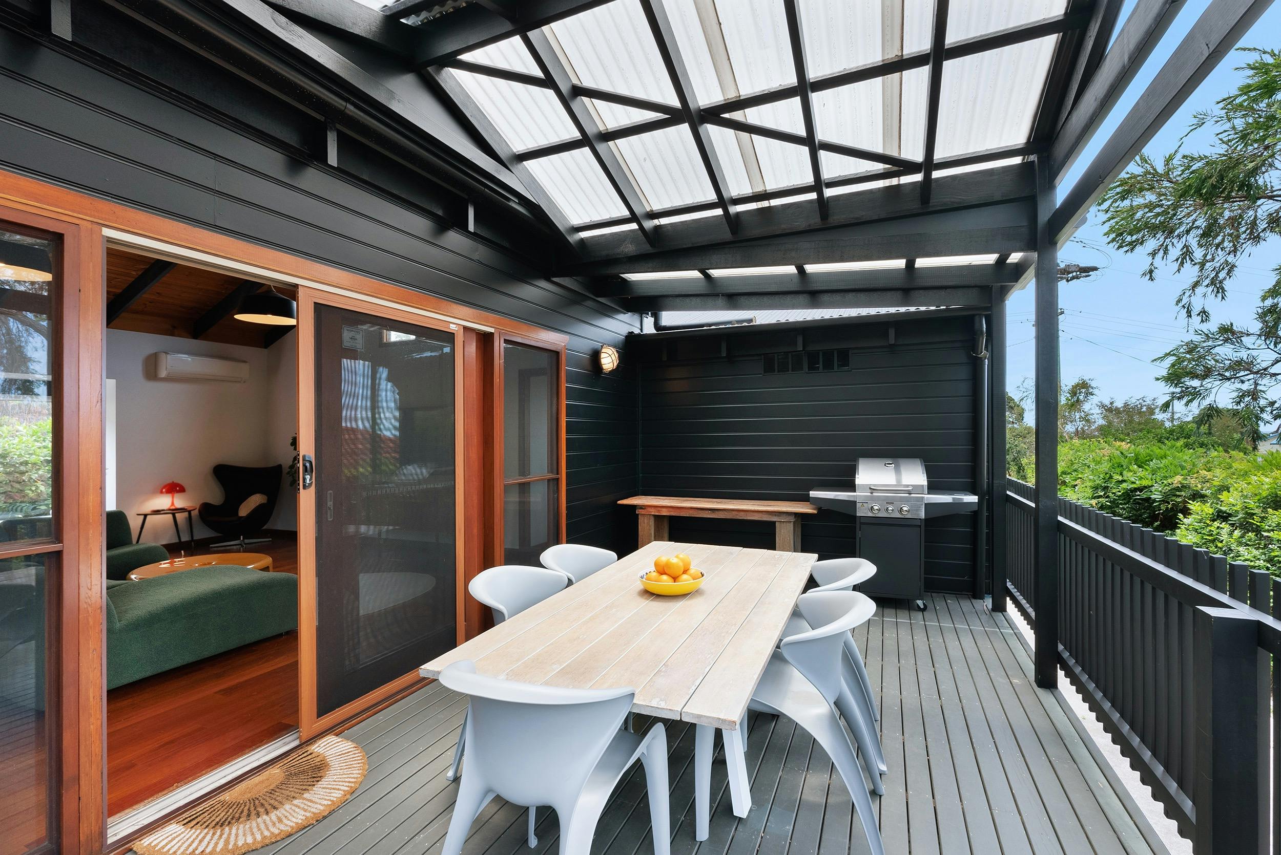 Lois , Photographer Russell Quinn