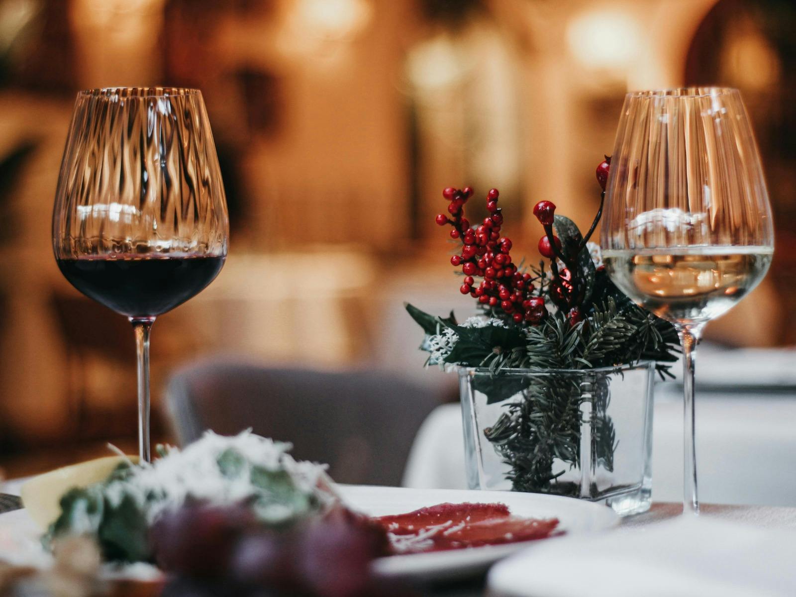 Christmas lunch table setting