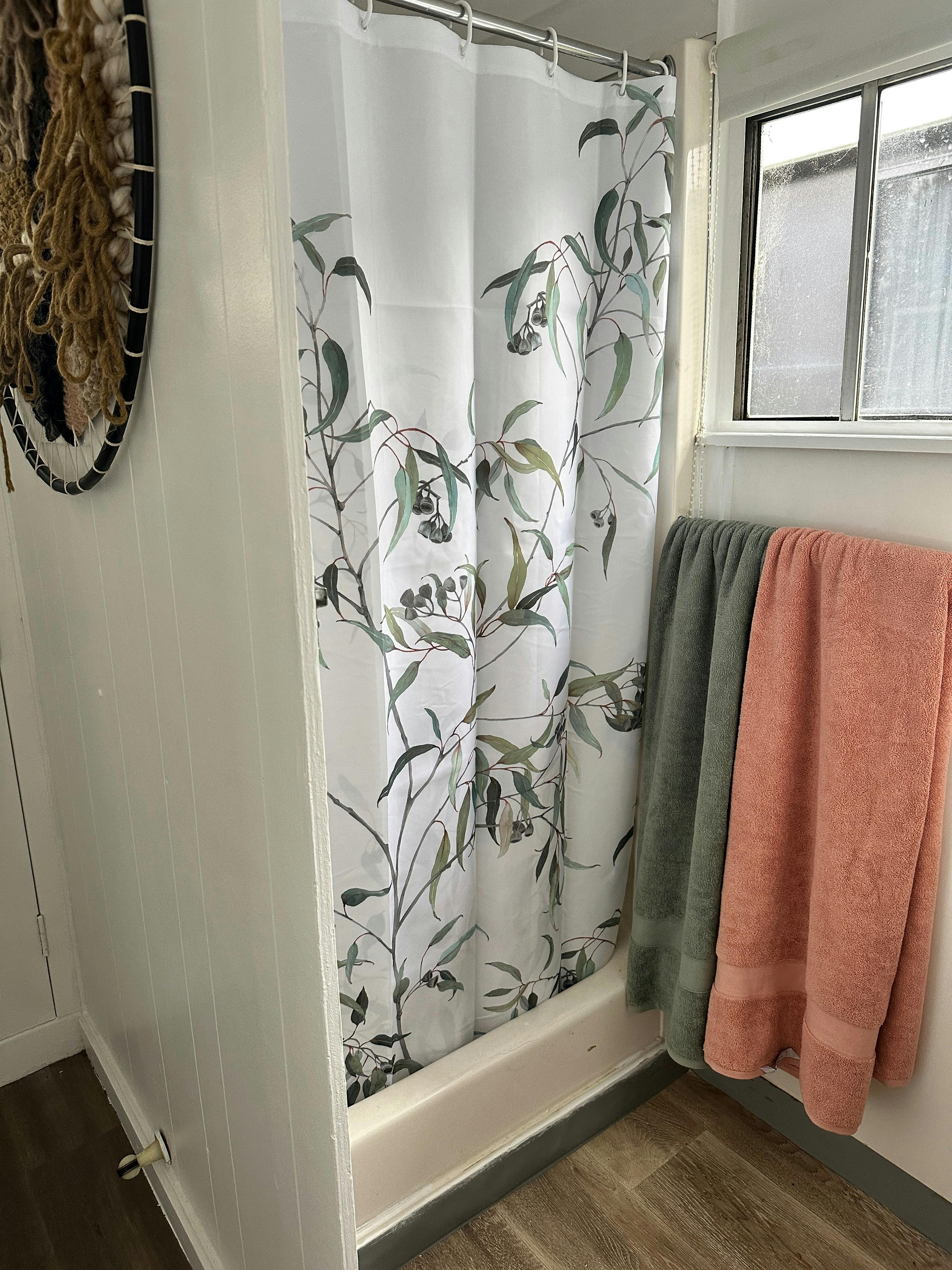 Elfin's shower