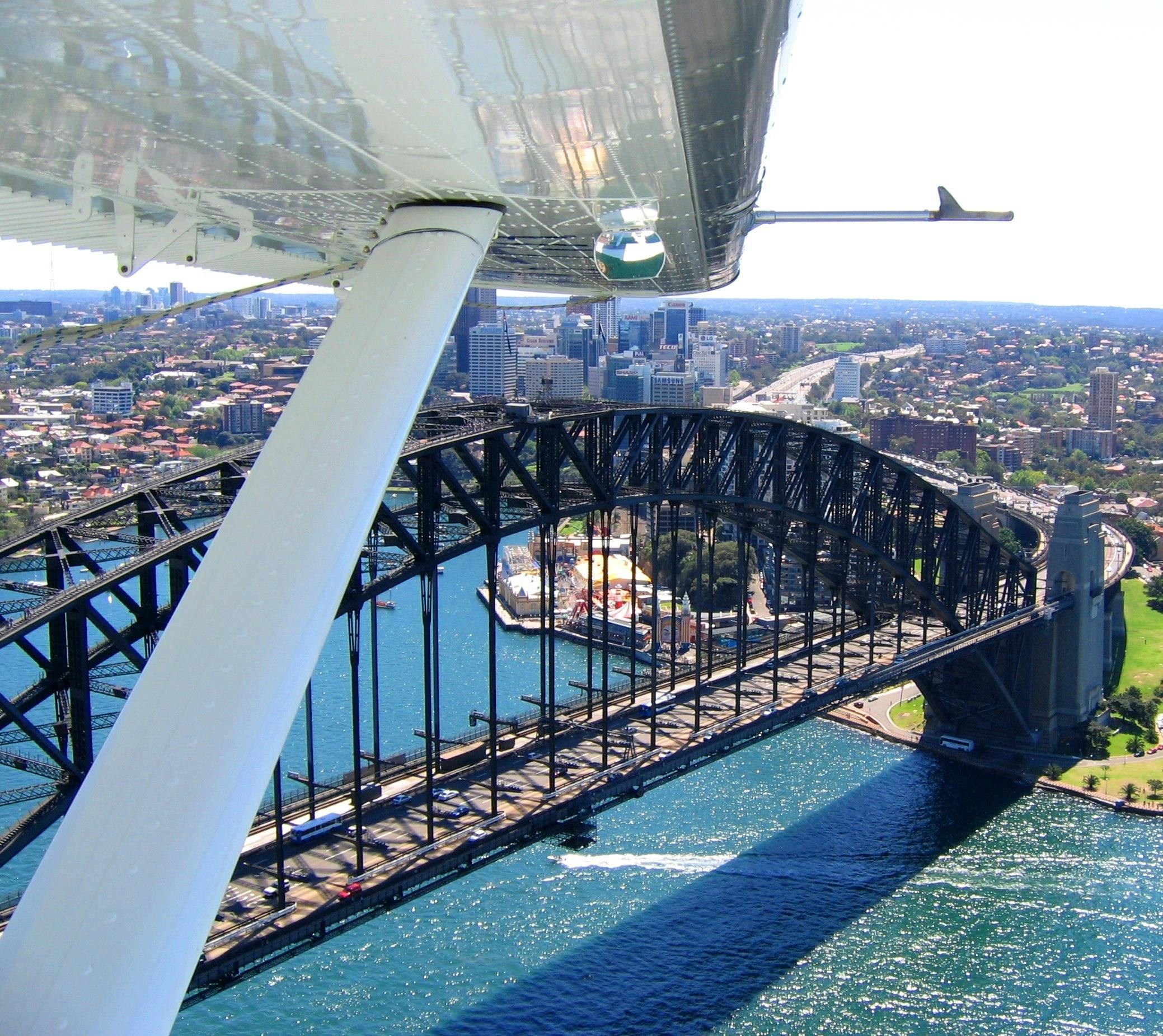 シドニー上空の遊覧飛行（30分）