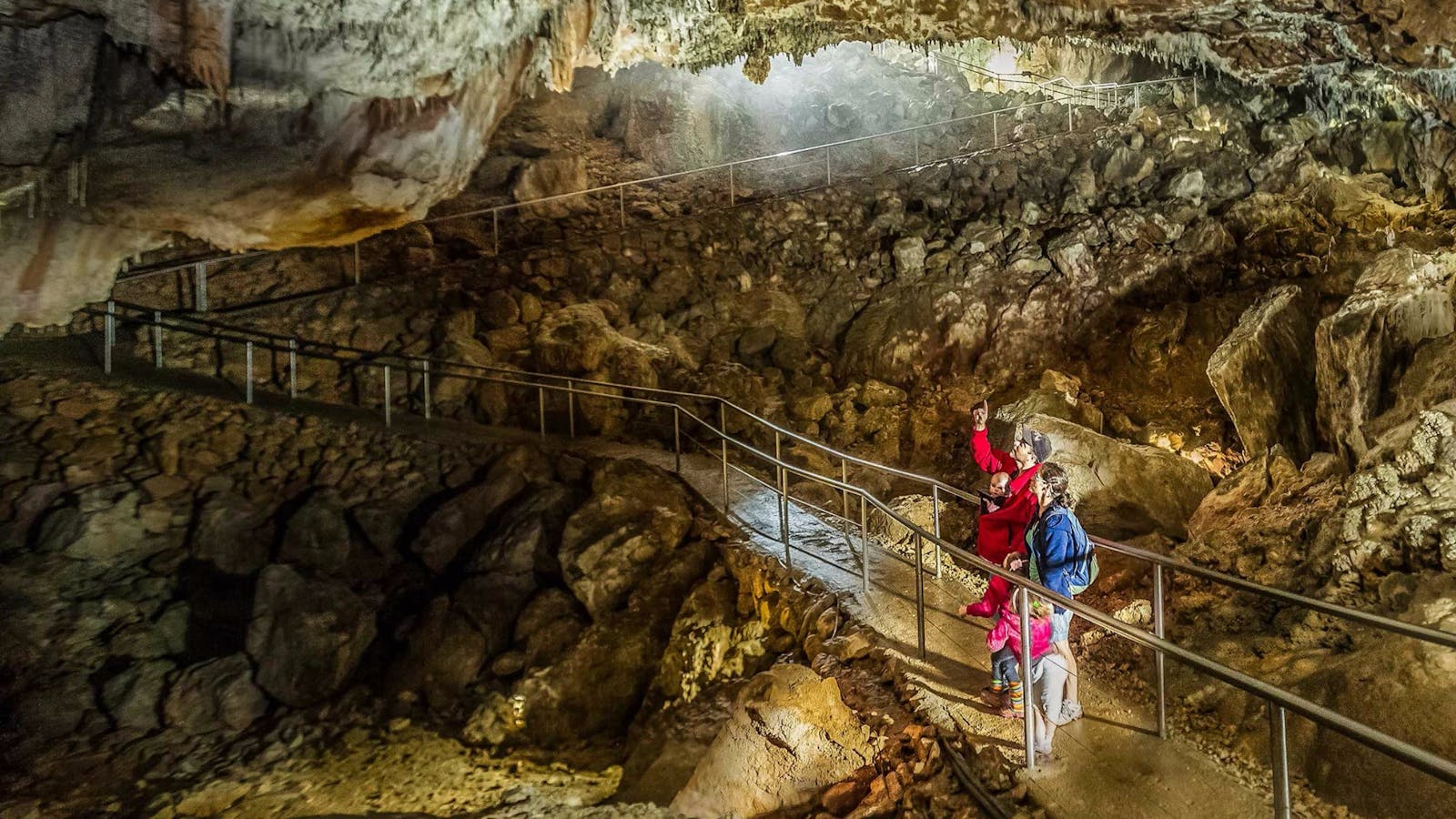 Yarrangobilly Caves
