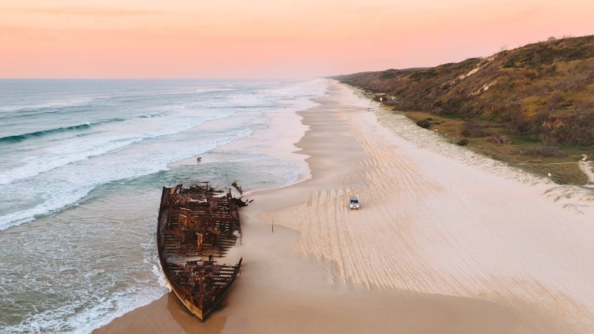 Dingo's K'gari Adventures - 75 Mile beach