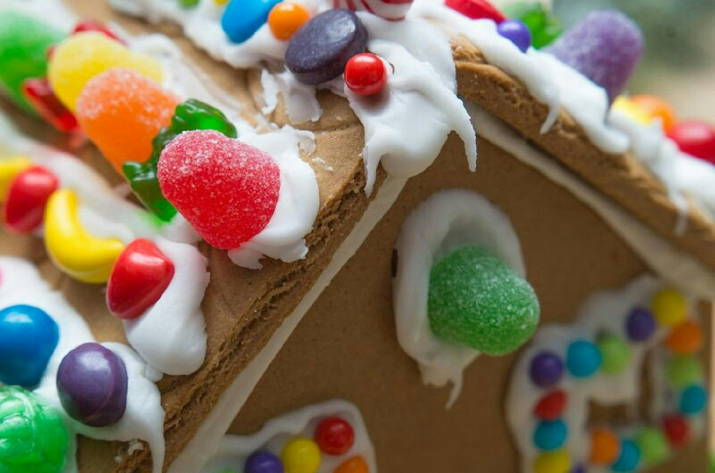 Gingerbread House Decorating Class