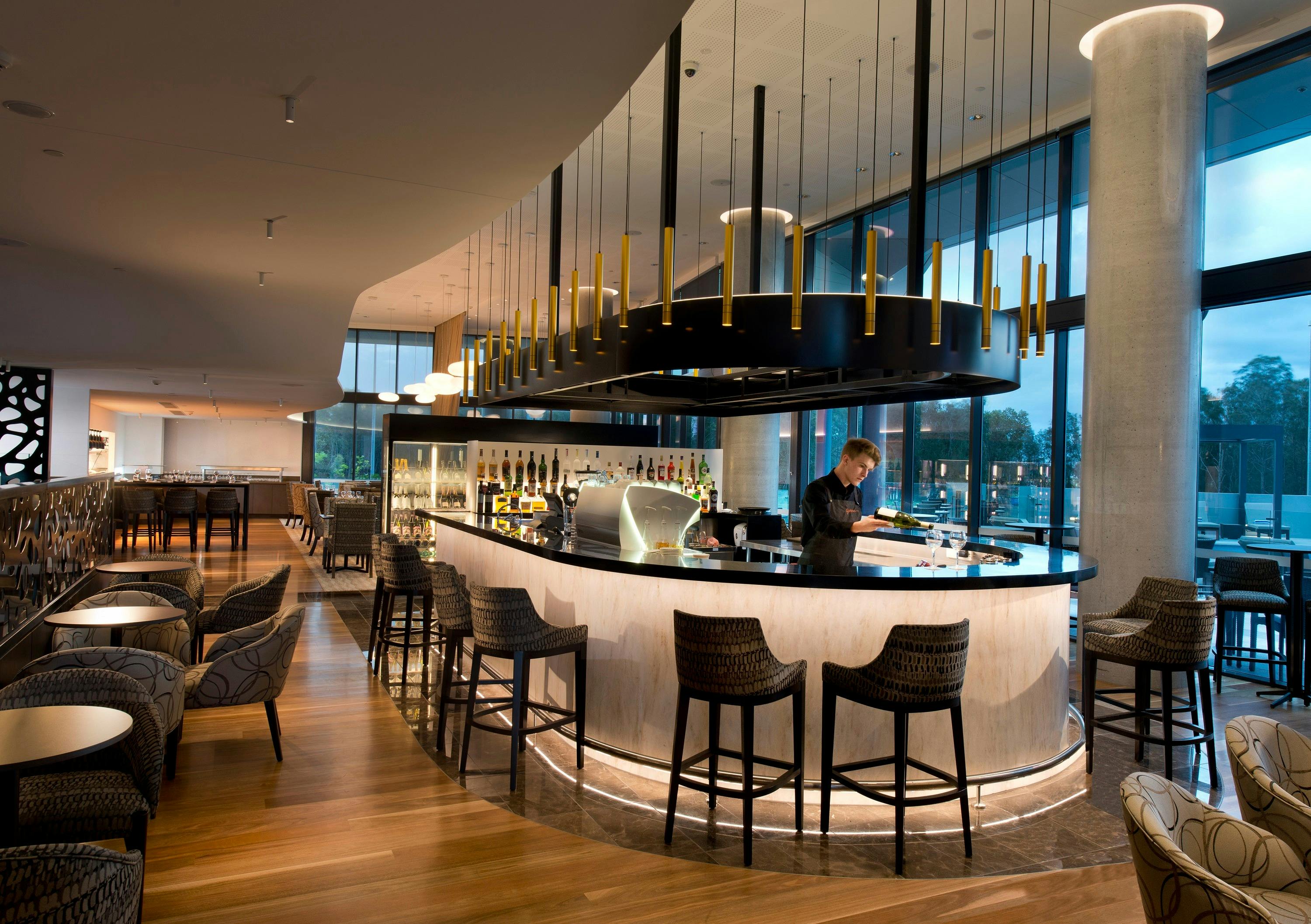 Apron Bar