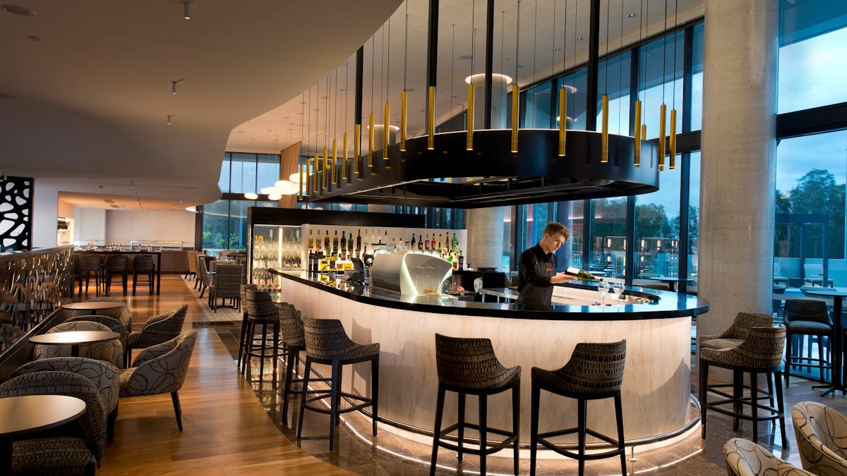 Apron Bar