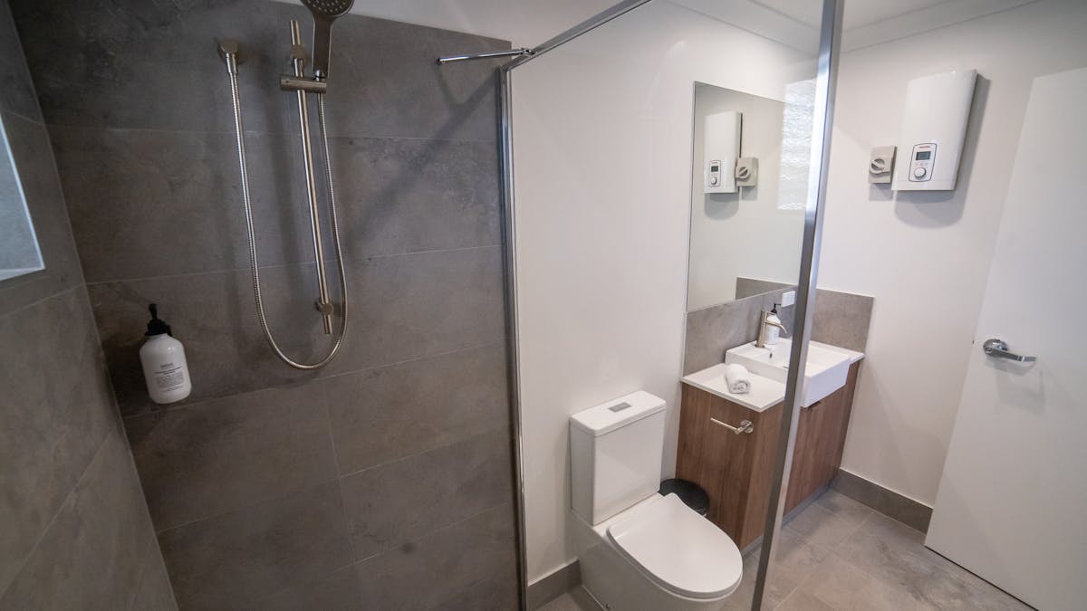 Bathrooms Mackay Adventure Lodge