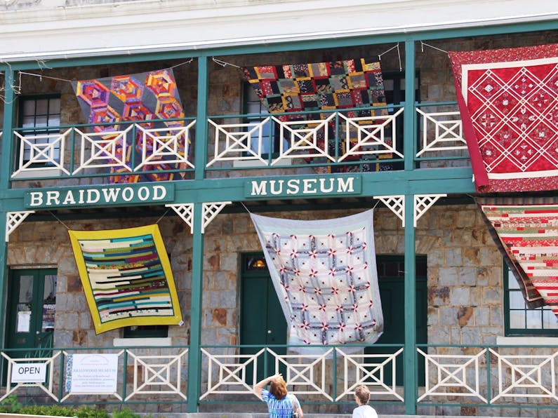 Image of the event 'Festival of Braidwood and Airing of the Quilts'