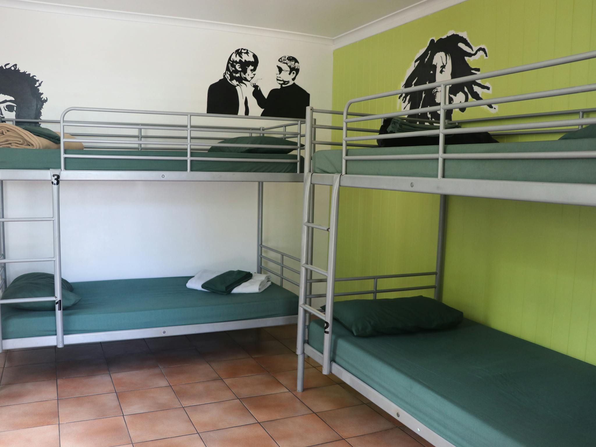 4-share Dorm 4-share Dorm