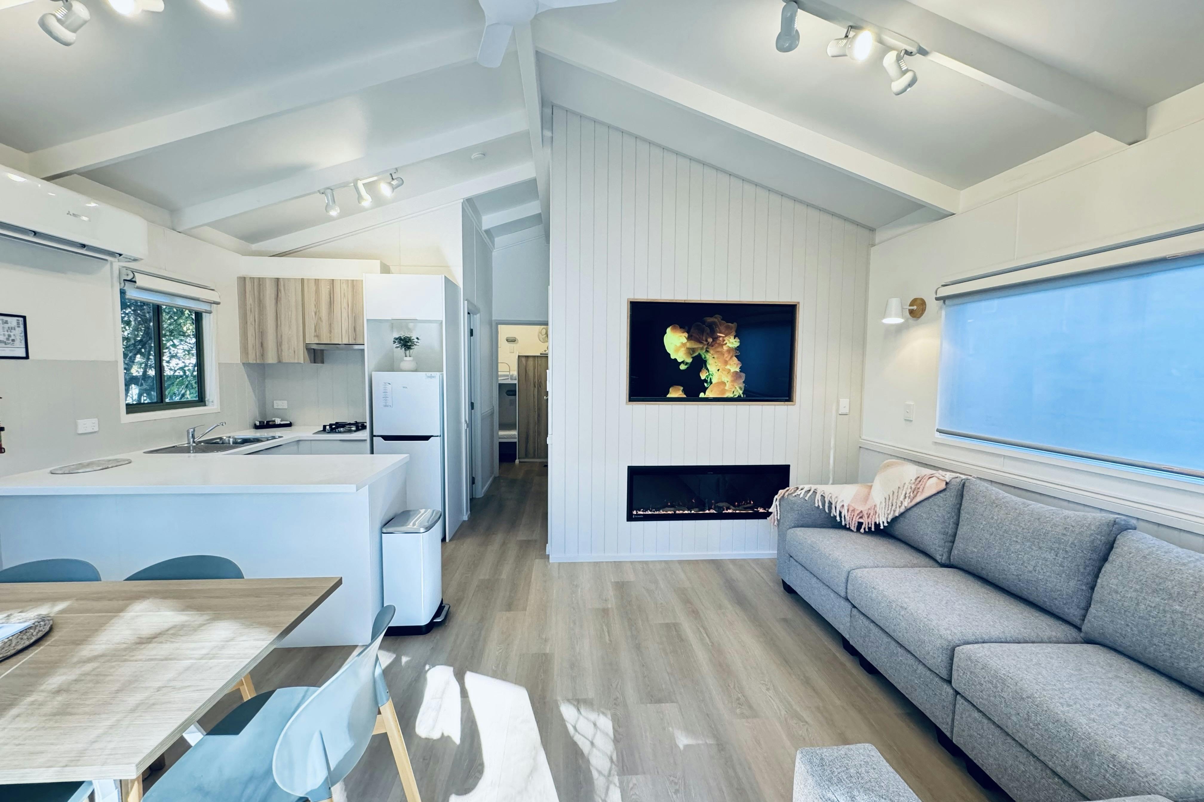 Deluxe Two Bedroom Villa | Tasman Holiday Parks - Bright