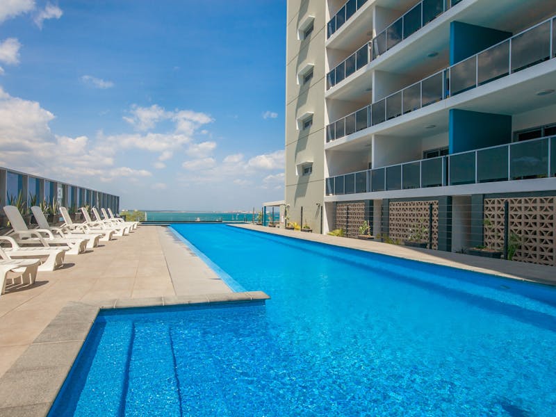 Darwin hotel pool