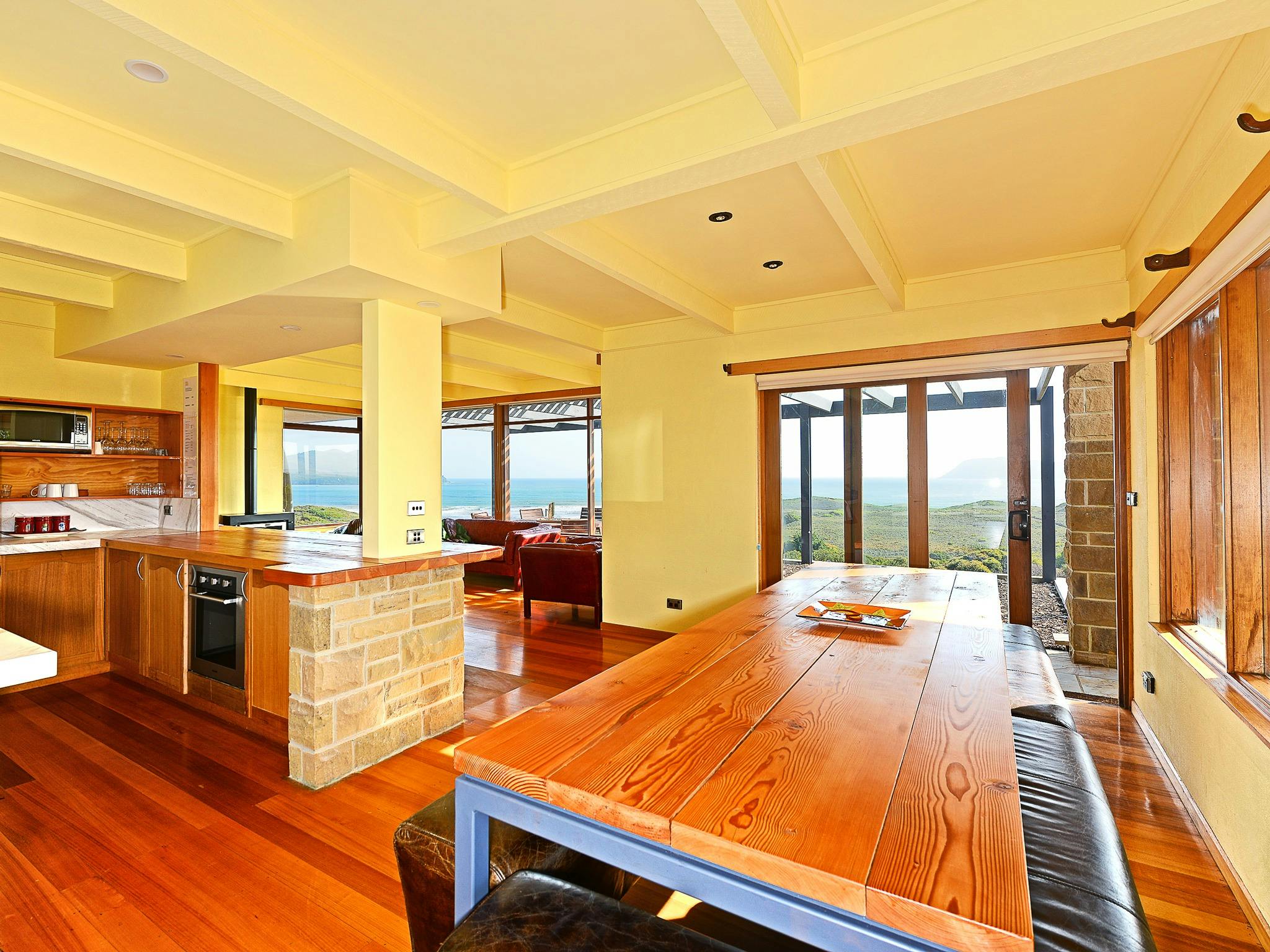 Cloudy Bay Villa - Dining area