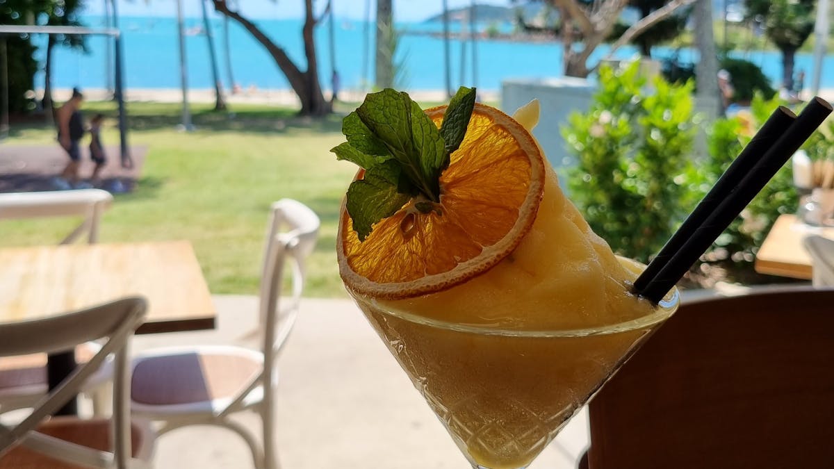 great views, delicious meals, live music