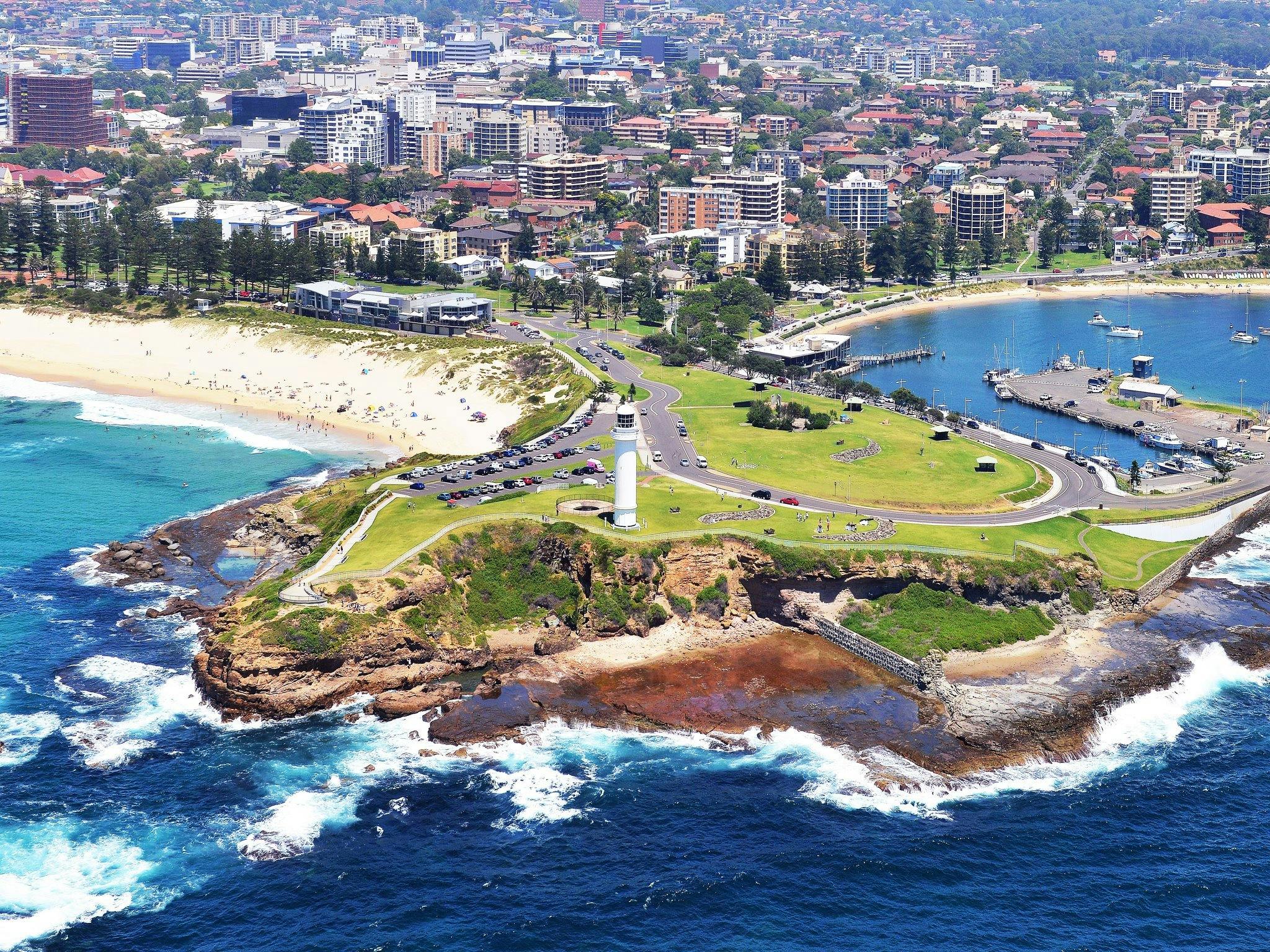Wollongong Harbour And Lighthouse Wollongong Visitnsw Com