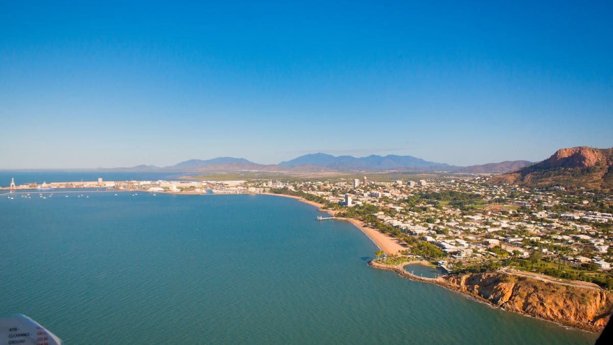 Cape Cleveland Scenic Flight