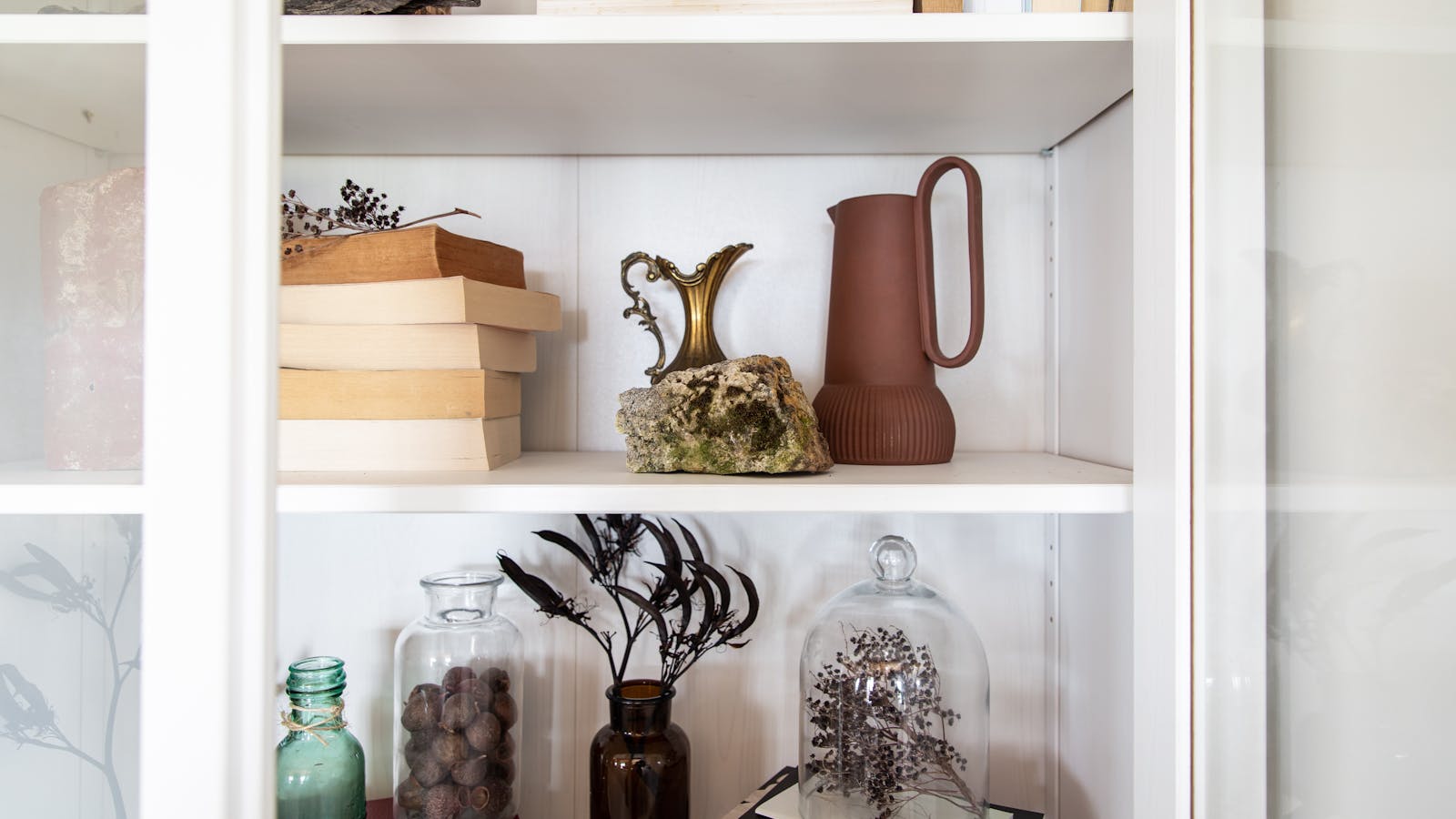 Find curios throughout the cabin